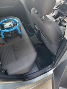 wyczyszczone wnętrze auta osobowego 6
