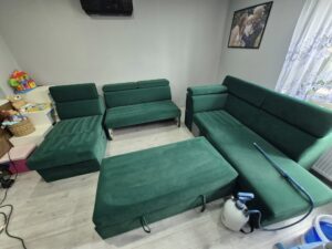 wyczyszczony zielony zestaw wypoczynkowy